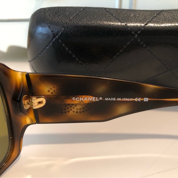 CHANEL Vintage Tortoise Rhinestone Logo Sunglasses 5096-B - Picture 14 of 14
